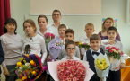 Вдохновляющая музыкальная атмосфера: переводные экзамены в классе гитары и ударных инструментов Хирьянова Ю.А.